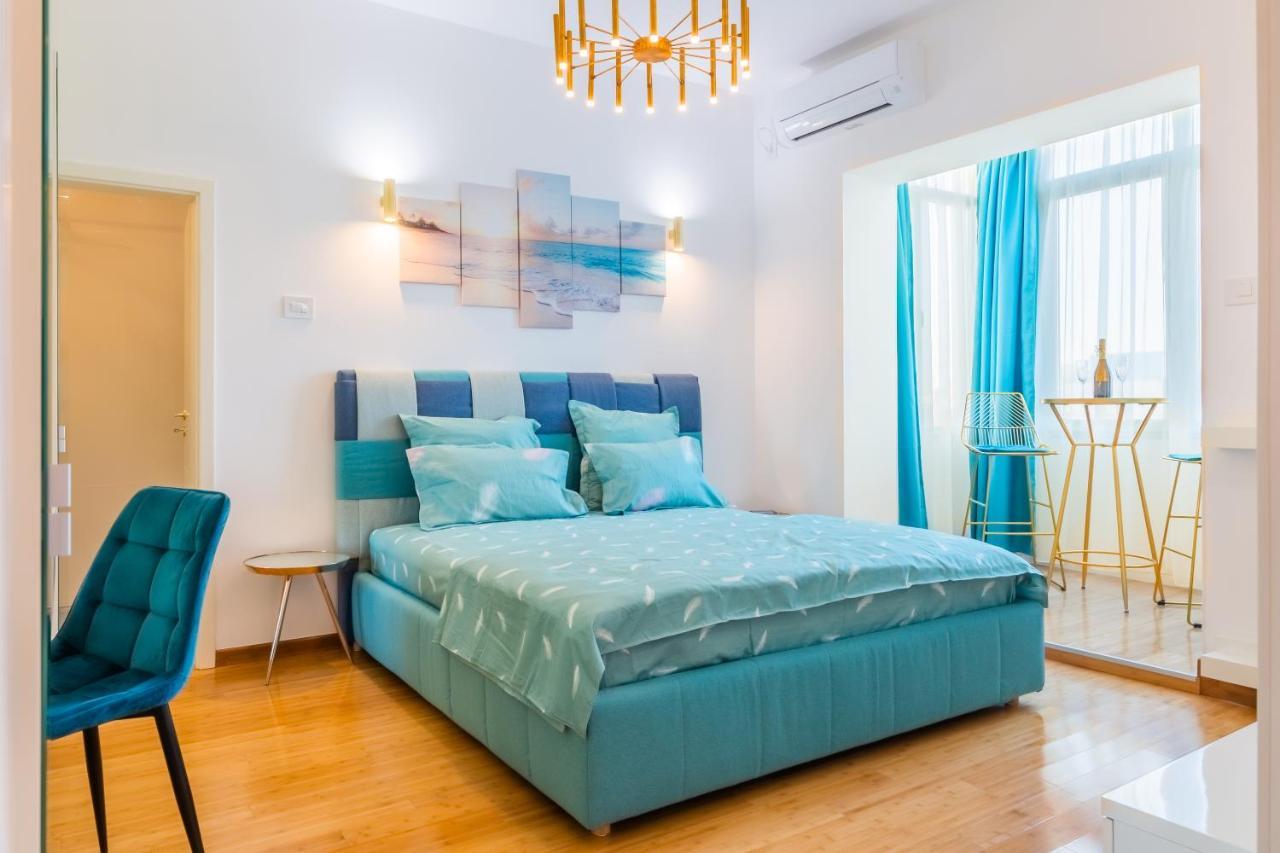 New Studio Carturesti - City Center Бухарест Екстер'єр фото