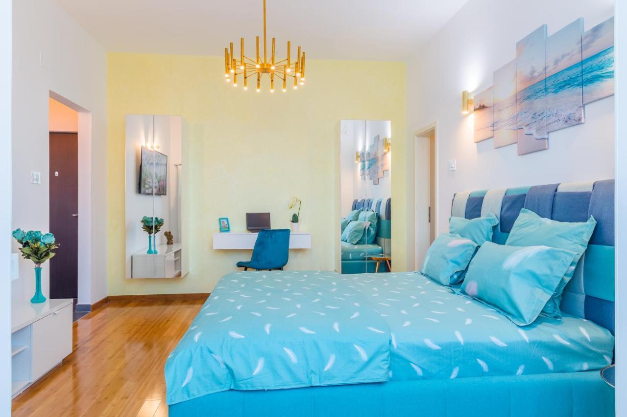 New Studio Carturesti - City Center Бухарест Екстер'єр фото